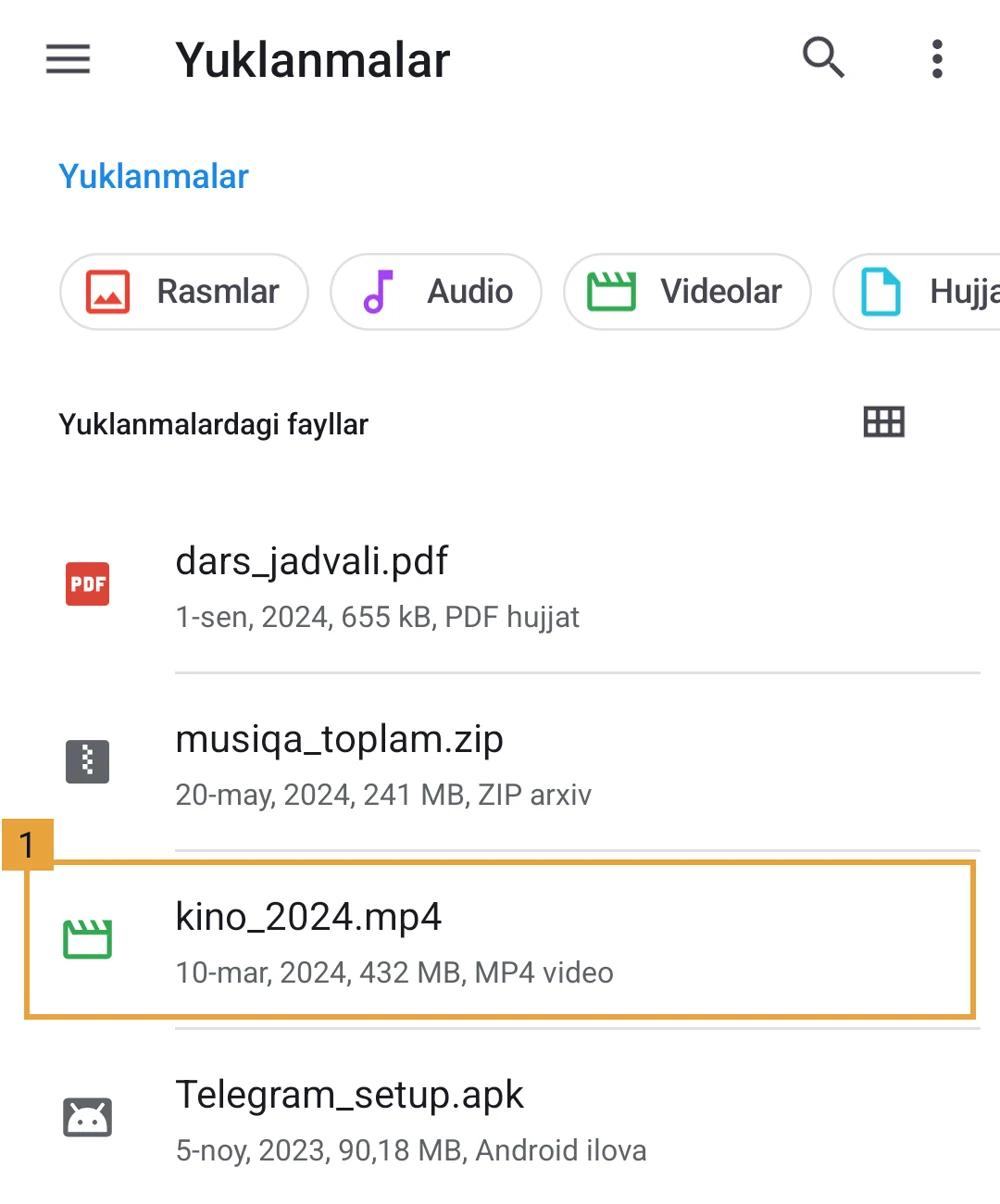 Android Fayllar ilovasi, «Yuklanmalar» ro'yxatida 432 MB video fayl belgilangan